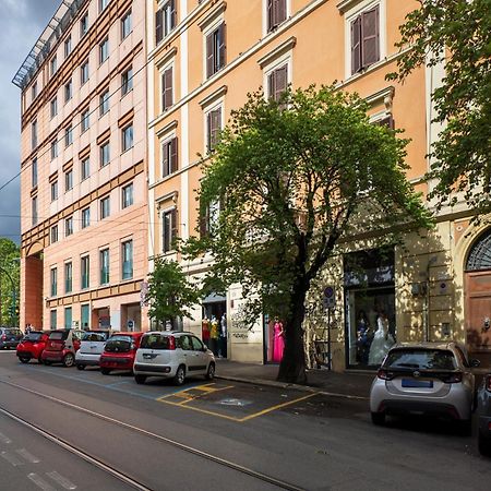 The Best Rent - Spacious One-Bedroom Apartment Near Colosseum Rome Buitenkant foto