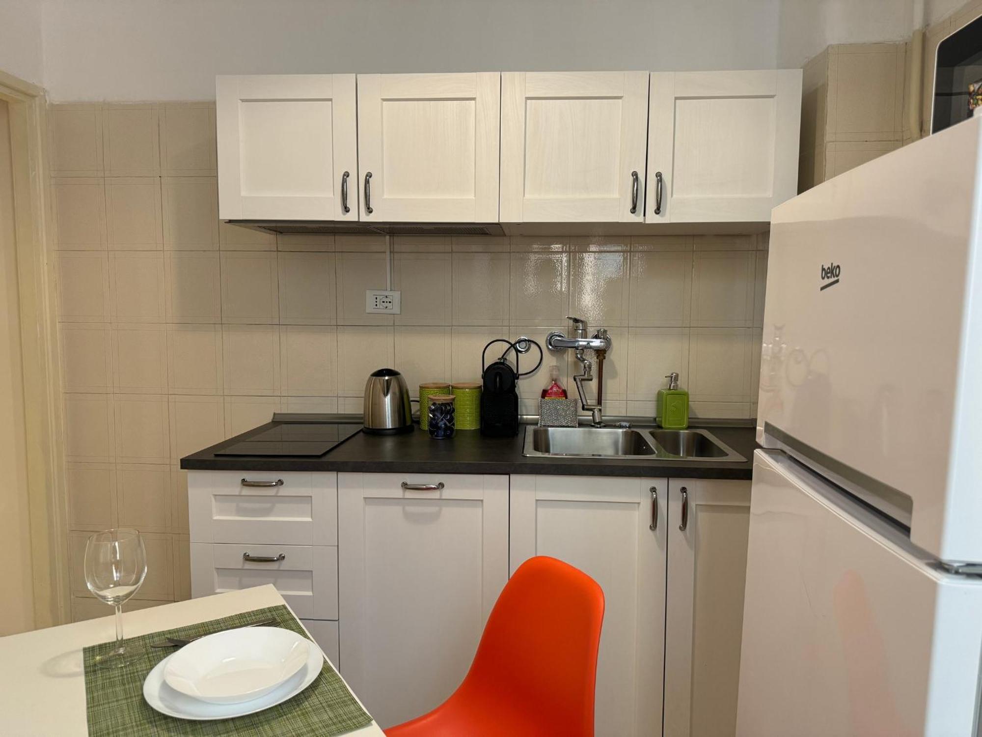 The Best Rent - Spacious One-Bedroom Apartment Near Colosseum Rome Buitenkant foto